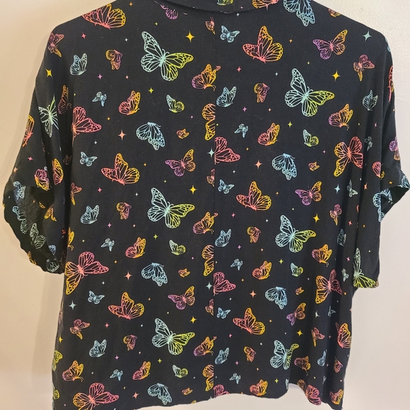 Hot Topic button front butterfly shirt, crop, size XL - Picture 8 of 9